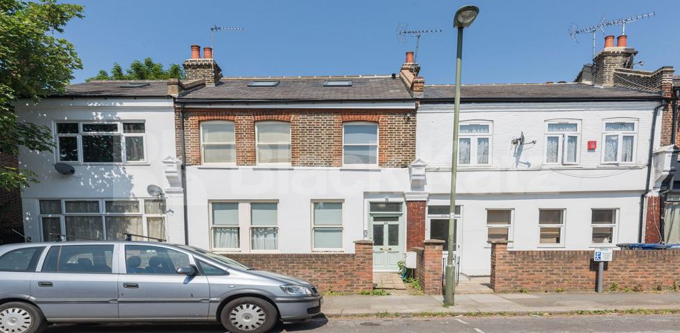 			New Instruction! Private roof terrace!, 2 Bedroom, 1 bath, 1 reception Flat			 Wetherill Road , Muswell Hill
